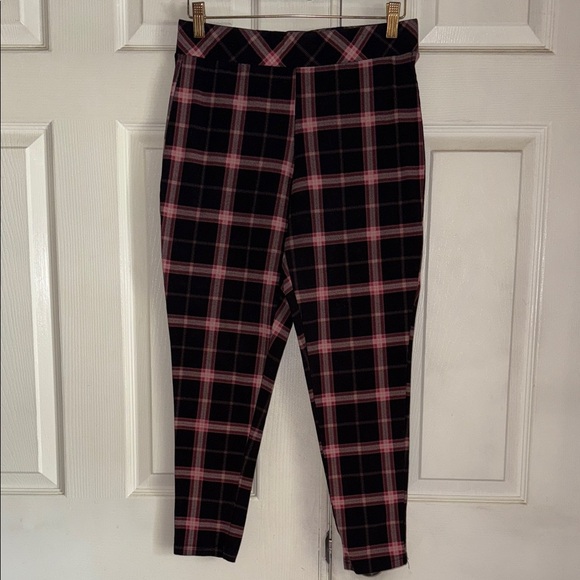Torrid Black And Dusty Rose Plaid Leggings - Picture 1 of 5